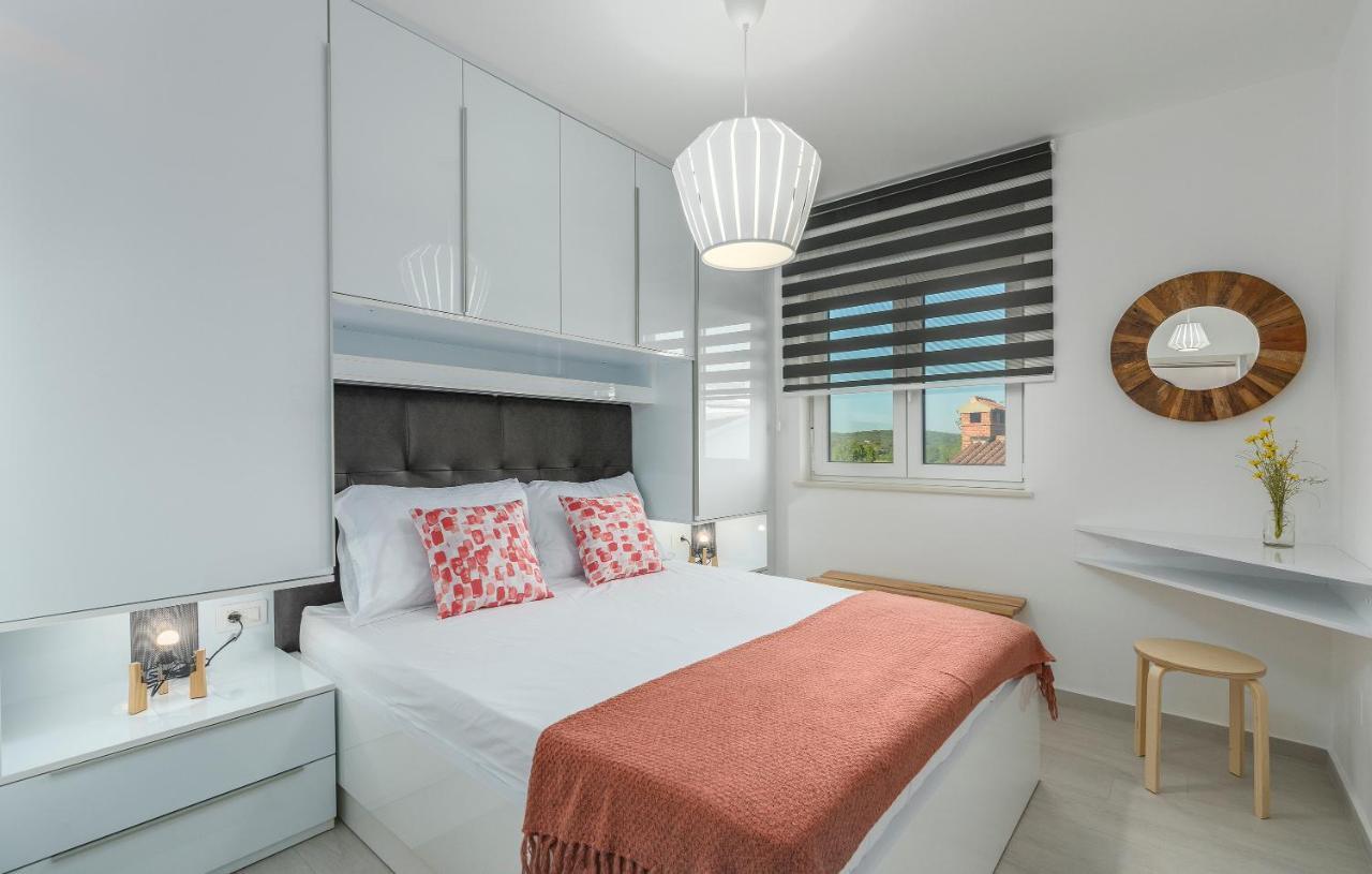 Apart Residence Galant Ровинь Экстерьер фото