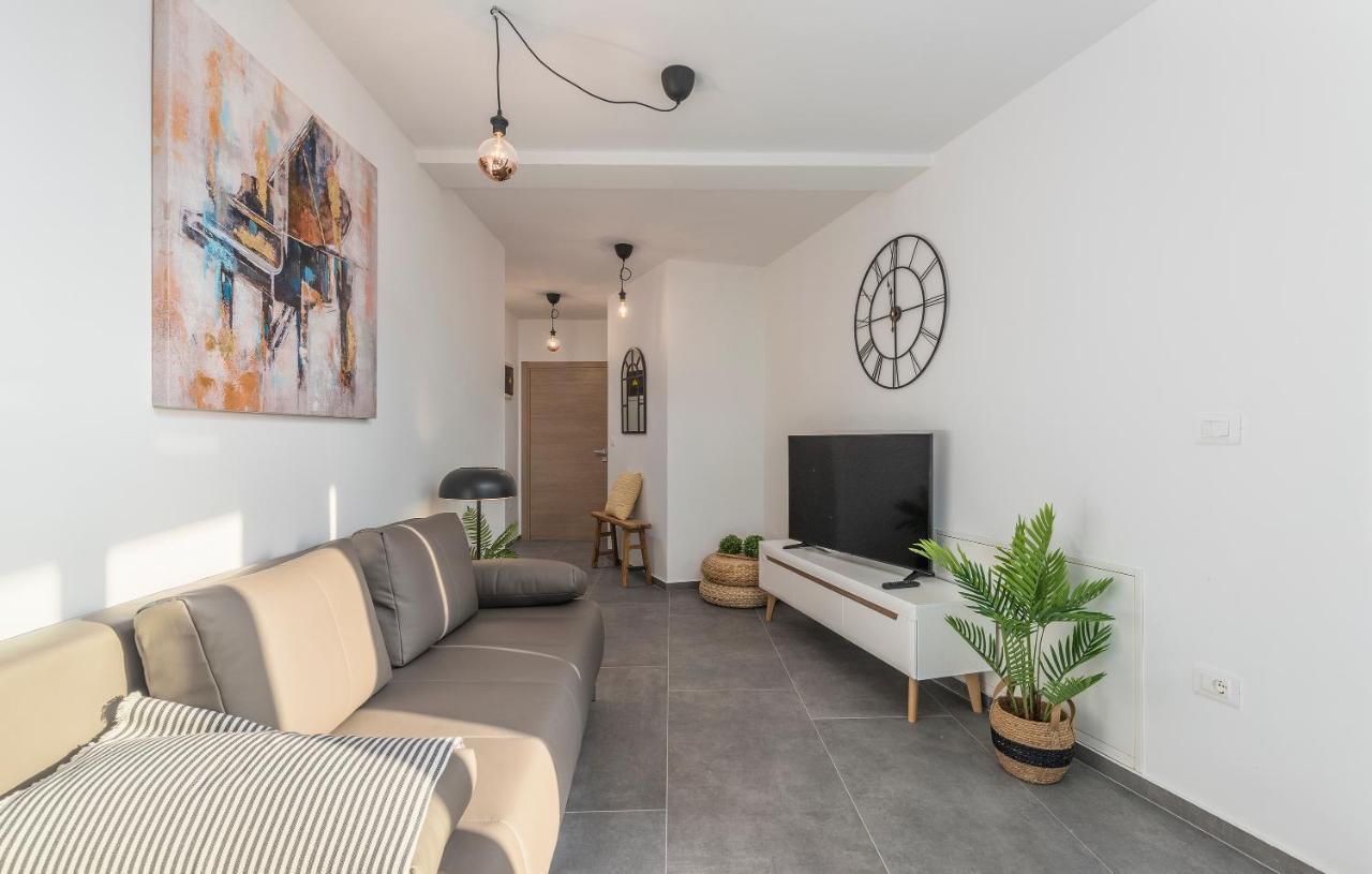 Apart Residence Galant Ровинь Экстерьер фото
